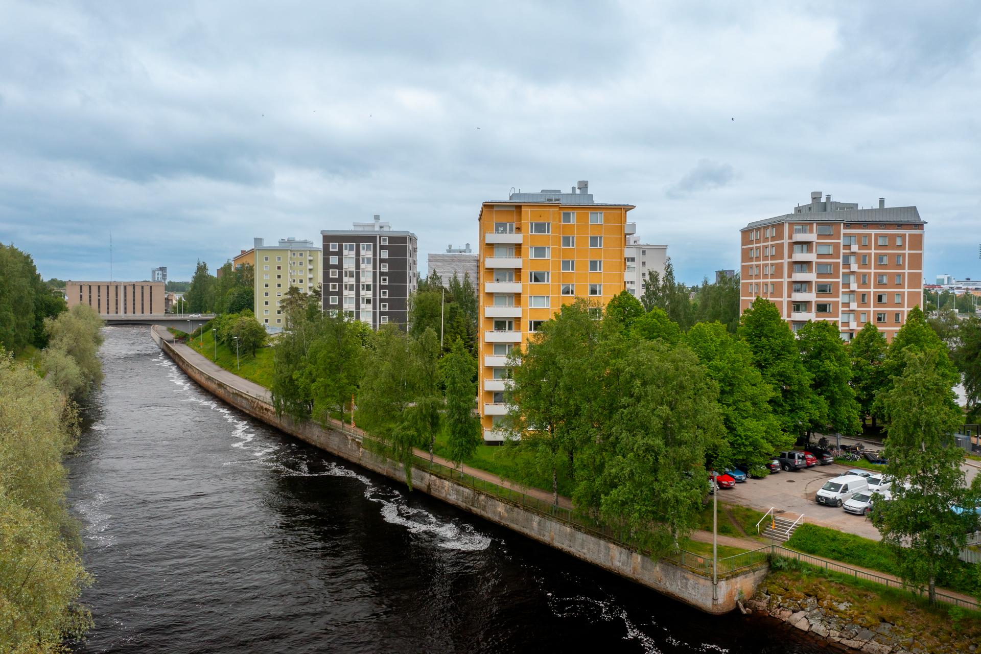 Hienot vesistönäkymät
