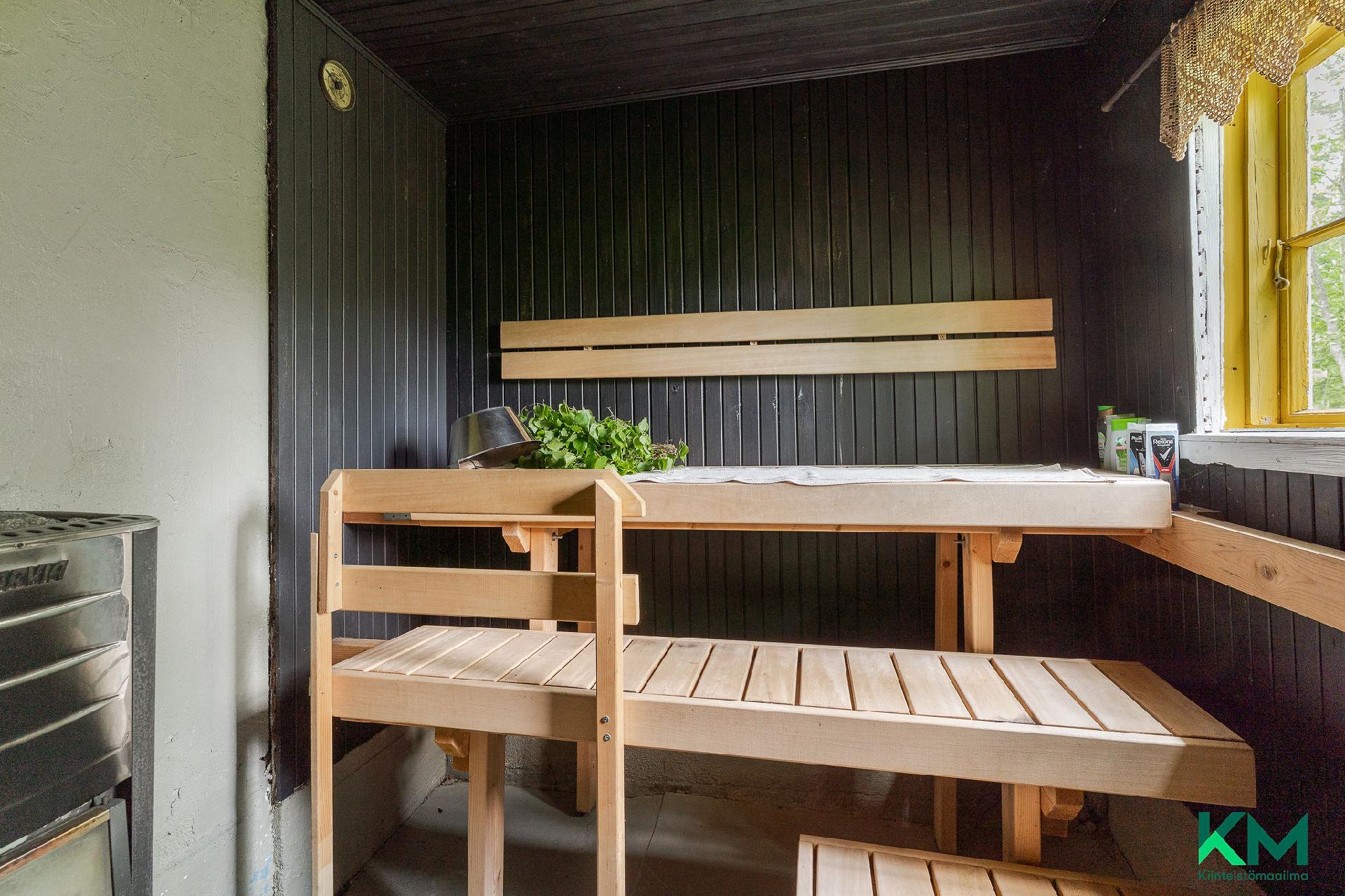 Piharakennuksessa oleva sauna