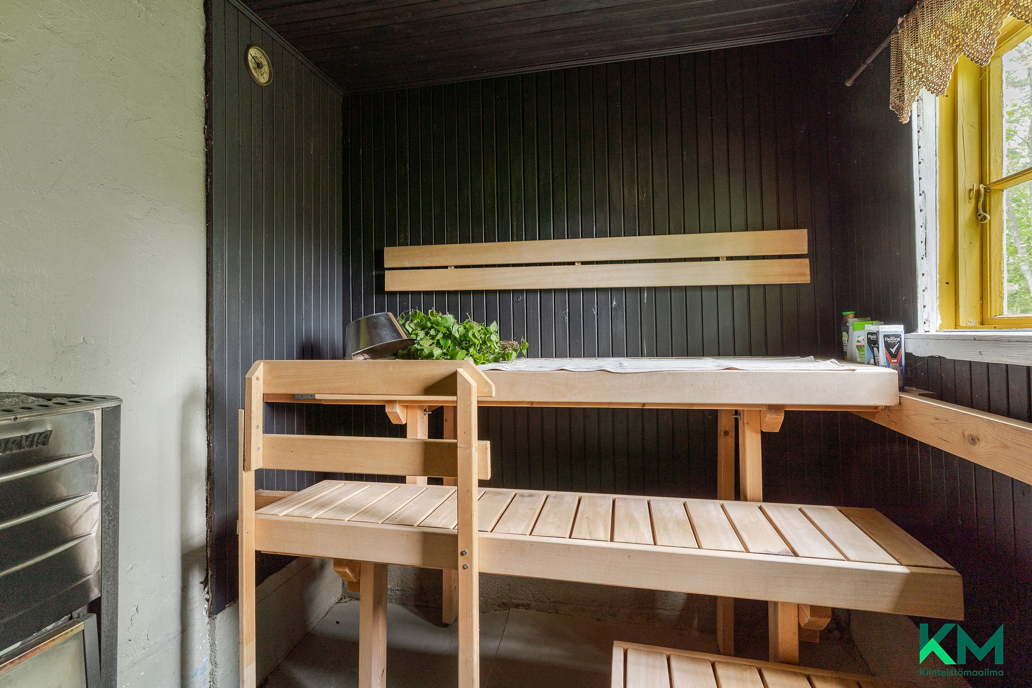 Piharakennuksessa oleva sauna