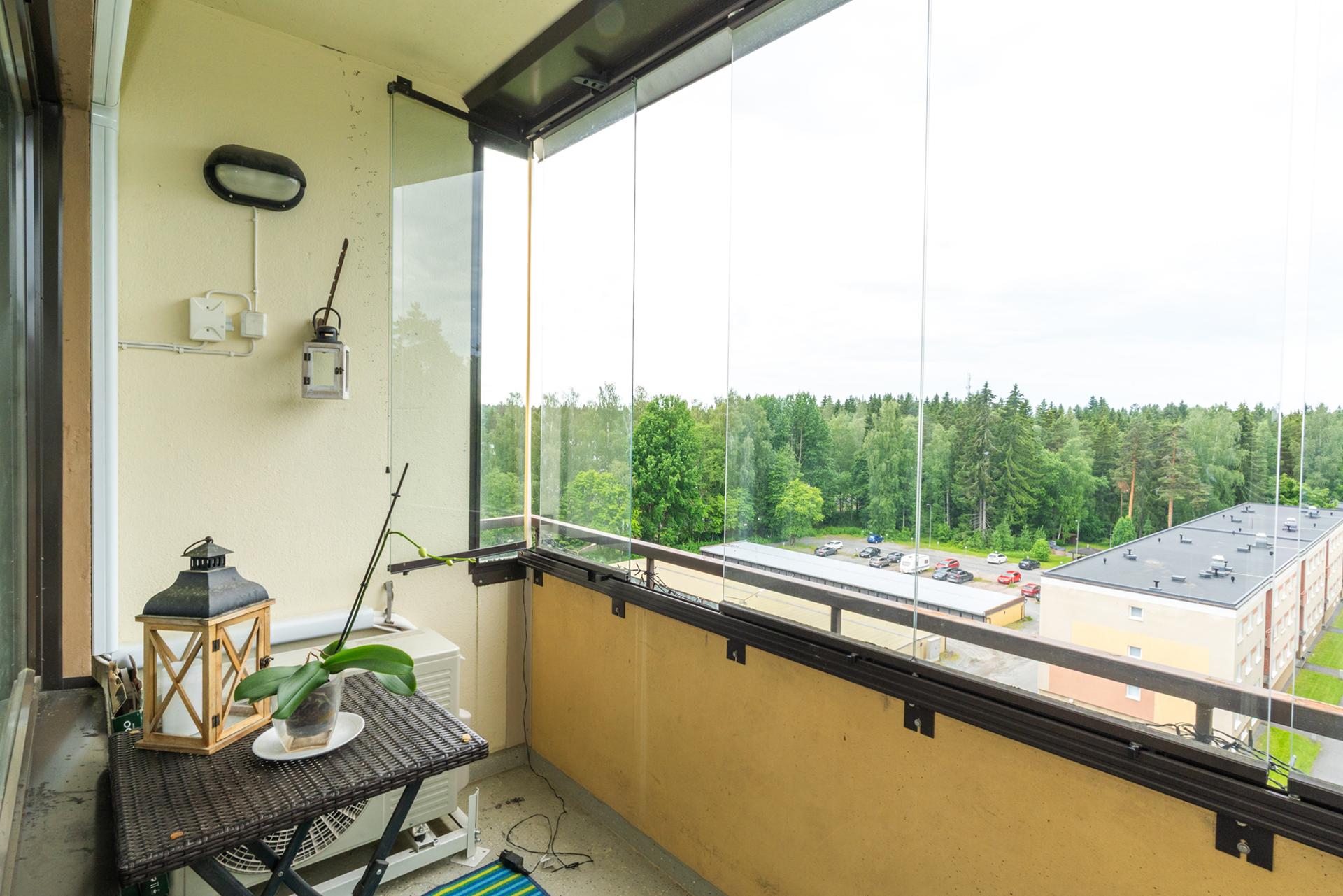 Parvekkeen näkymät.