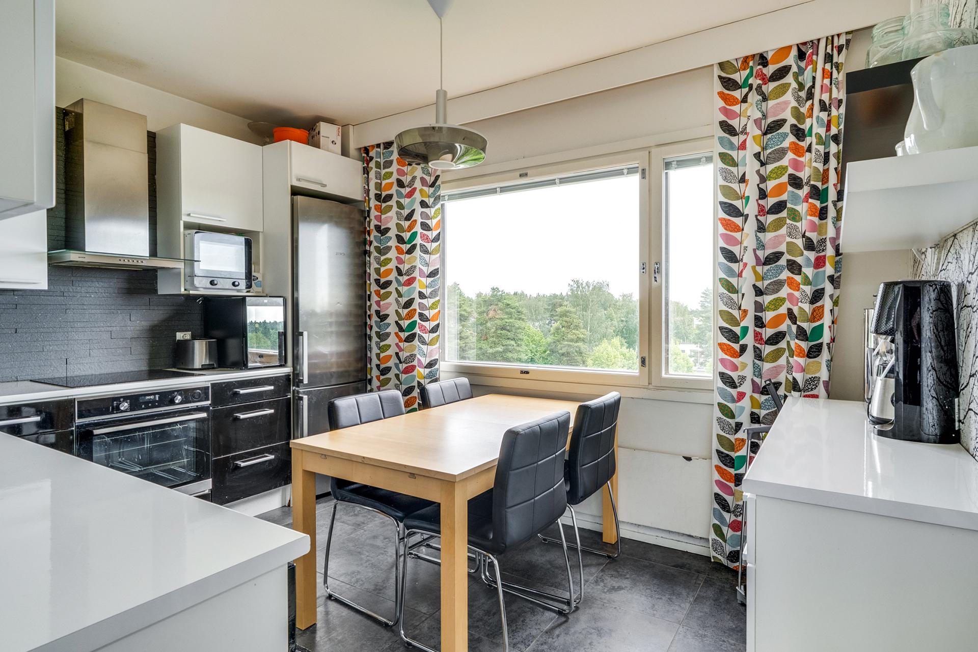 Tumman puhuva keittiö!