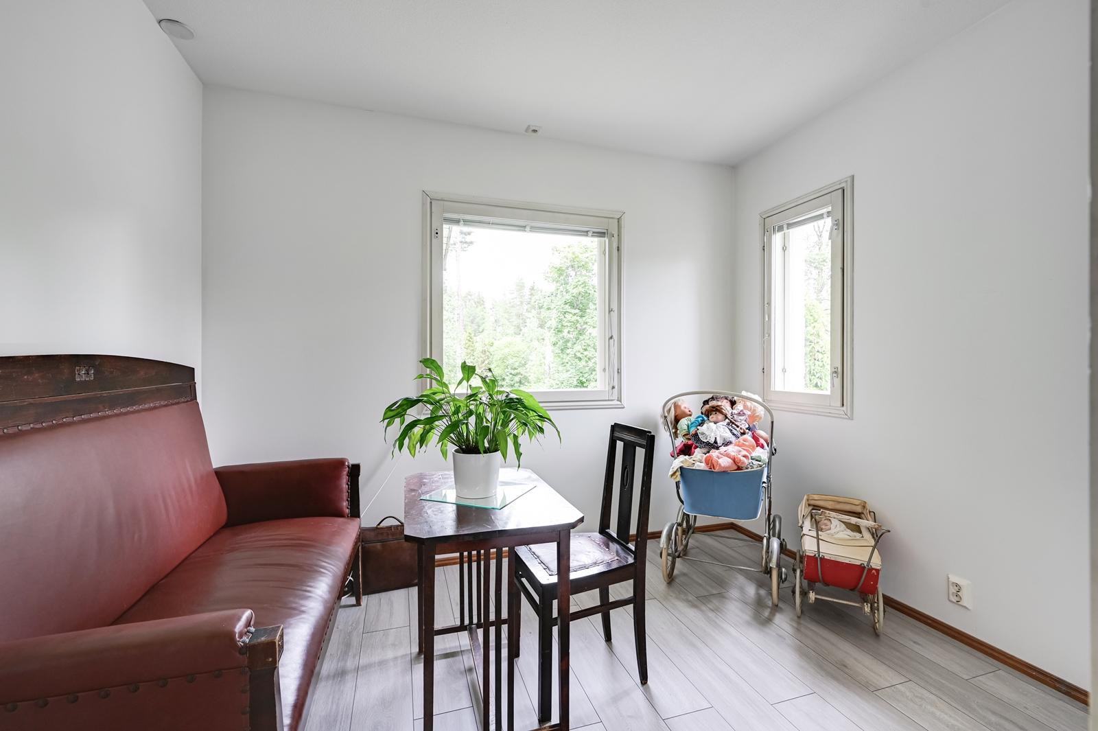 Hirvikatu 22, Mikonkorpi, Järvenpää