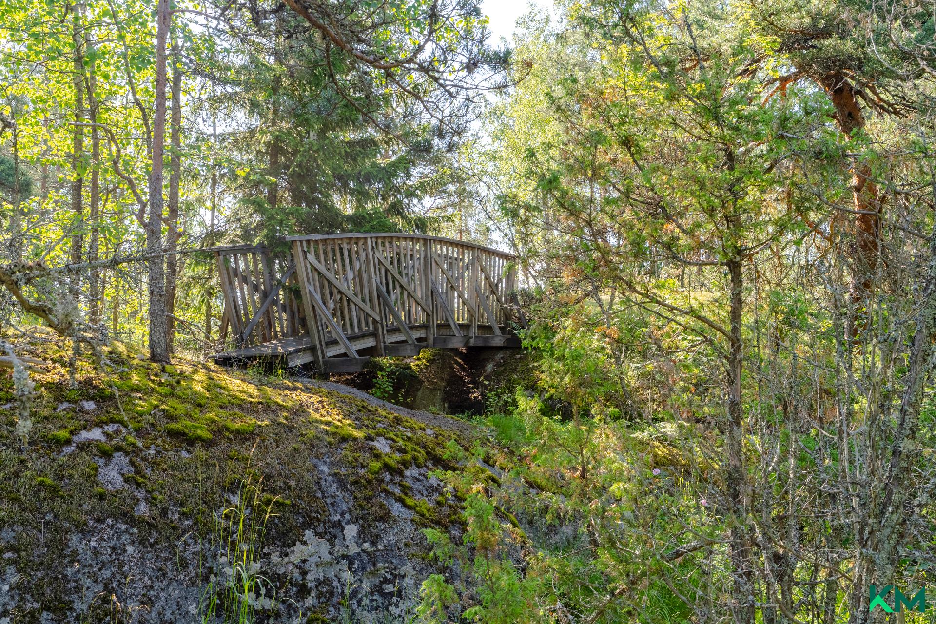 Maisemaan sopiva silta