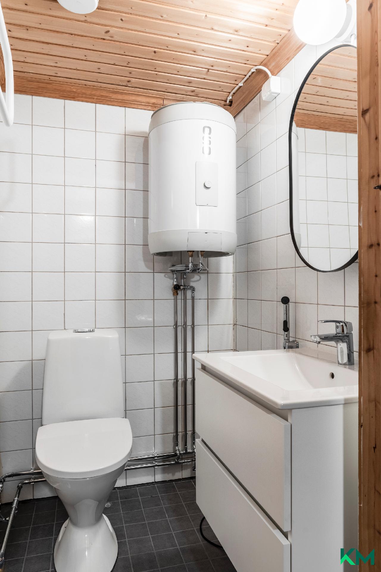 Alakerran wc uusittu 2024