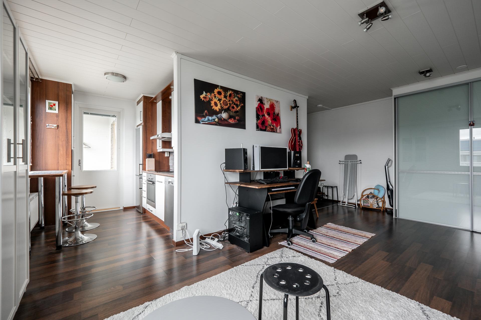 Kalliotie 12, Tuira, Oulu