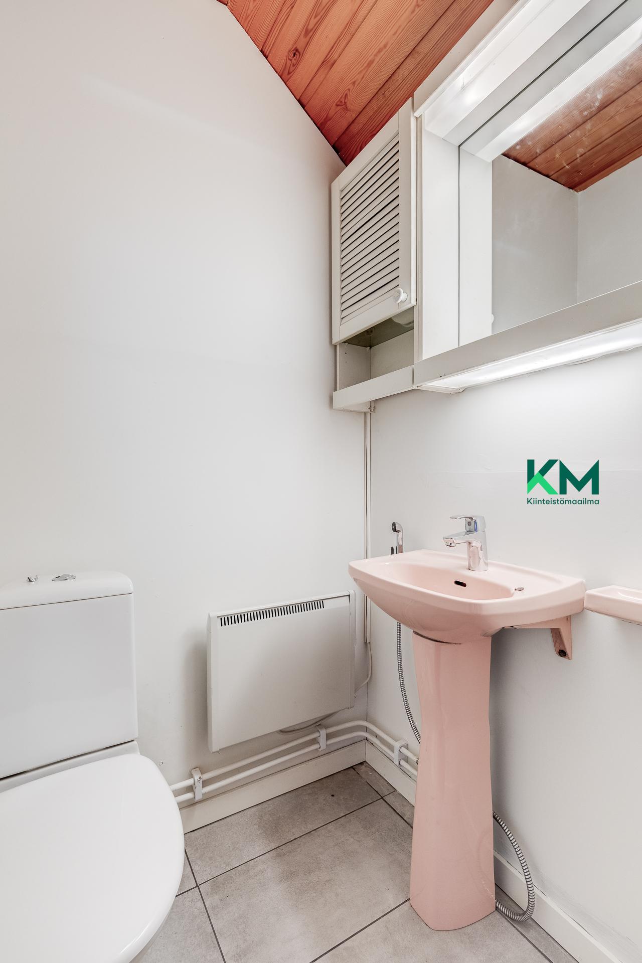 Lainkaarentie 11a, Torpparinmäki, Helsinki