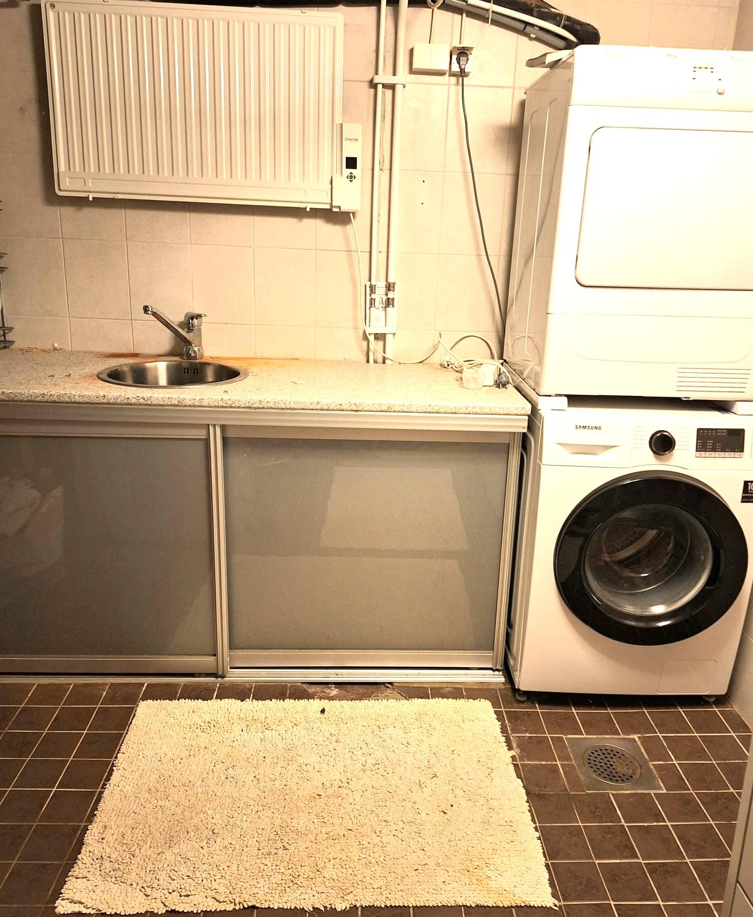 Lainkaarentie 11a, Torpparinmäki, Helsinki