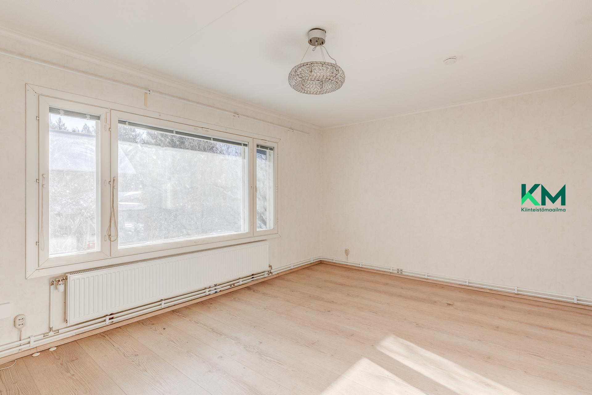 Lainkaarentie 11a, Torpparinmäki, Helsinki