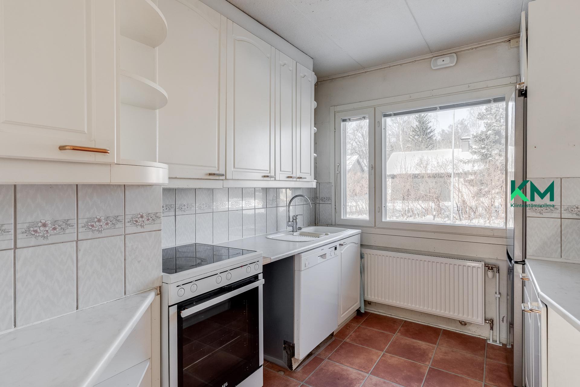 Lainkaarentie 11a, Torpparinmäki, Helsinki