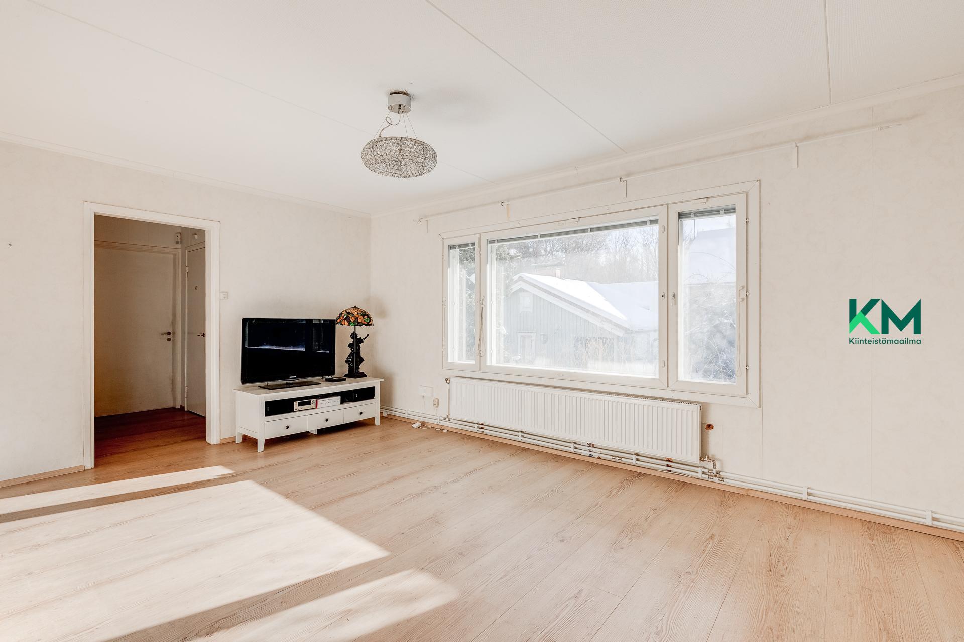 Lainkaarentie 11a, Torpparinmäki, Helsinki