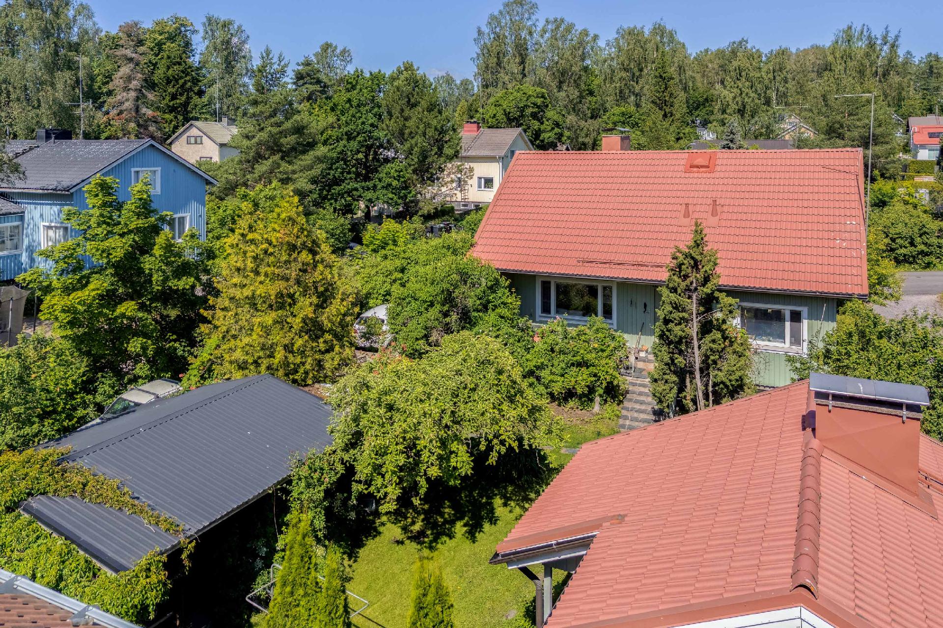 Lainkaarentie 11a, Torpparinmäki, Helsinki