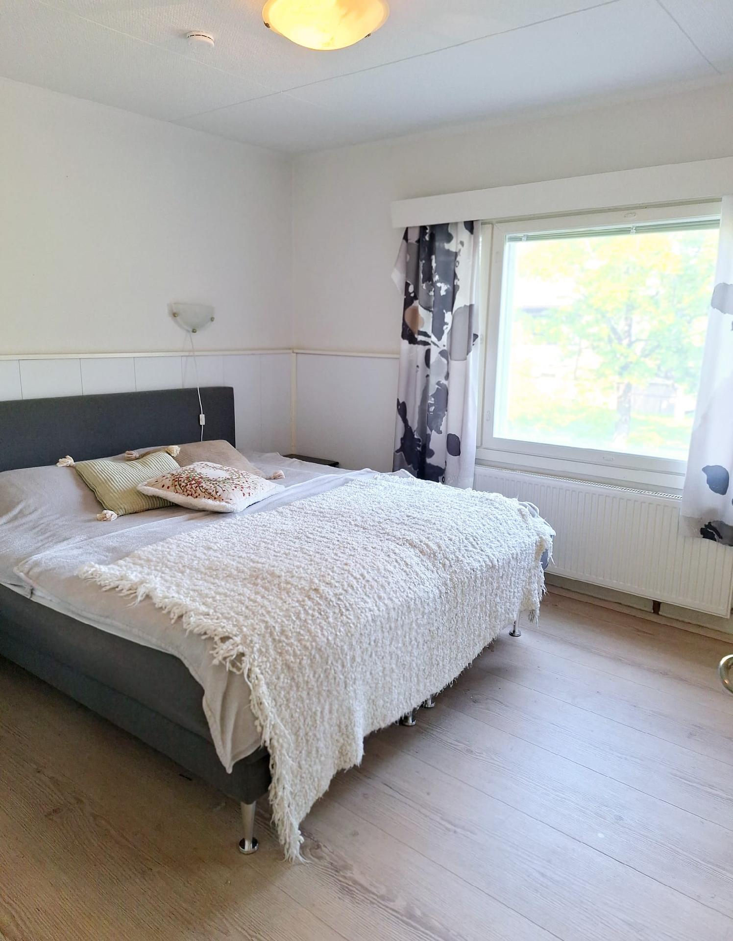 Lainkaarentie 11a, Torpparinmäki, Helsinki