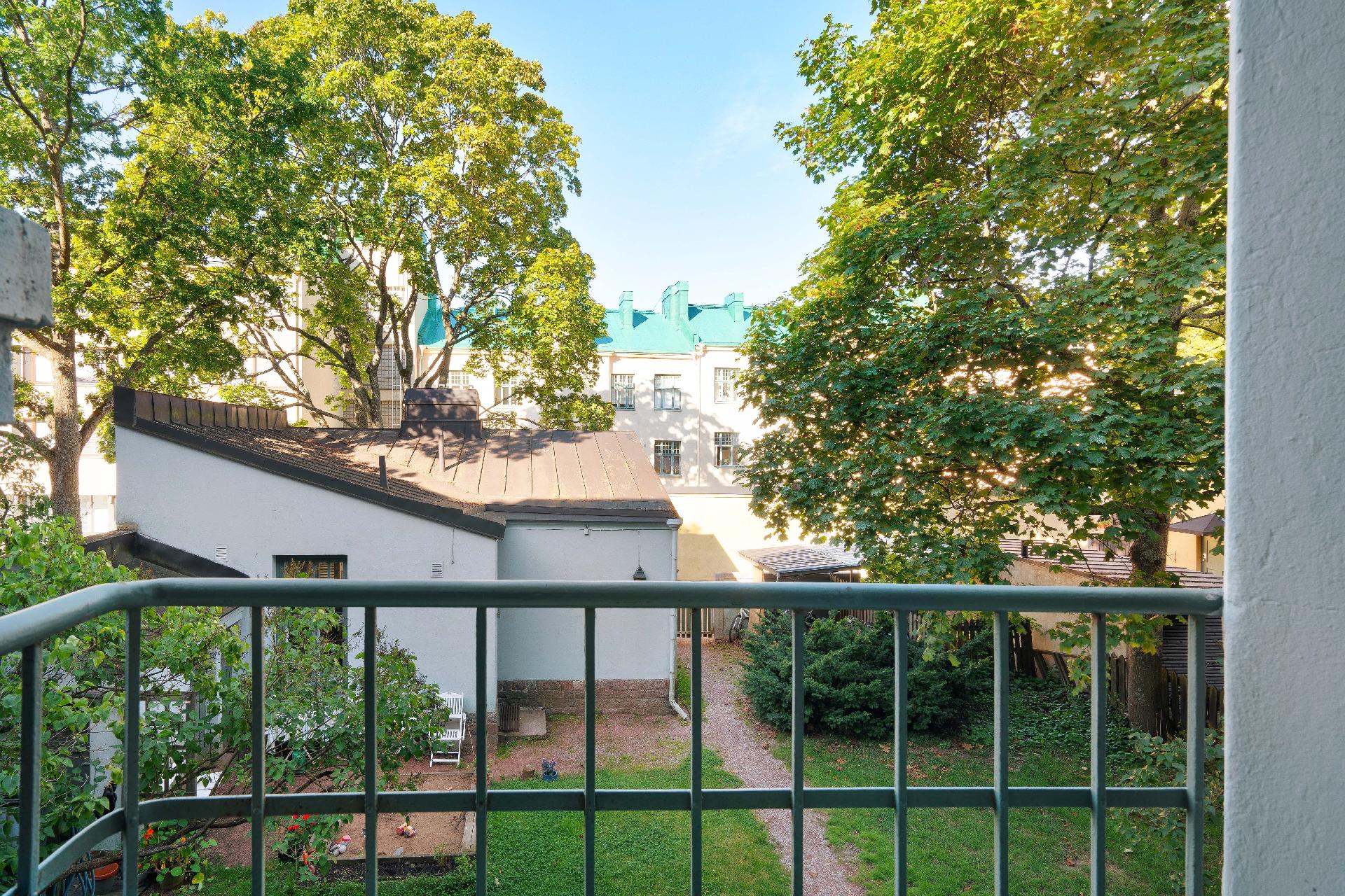 Huvilakatu 8, Ullanlinna, Helsinki