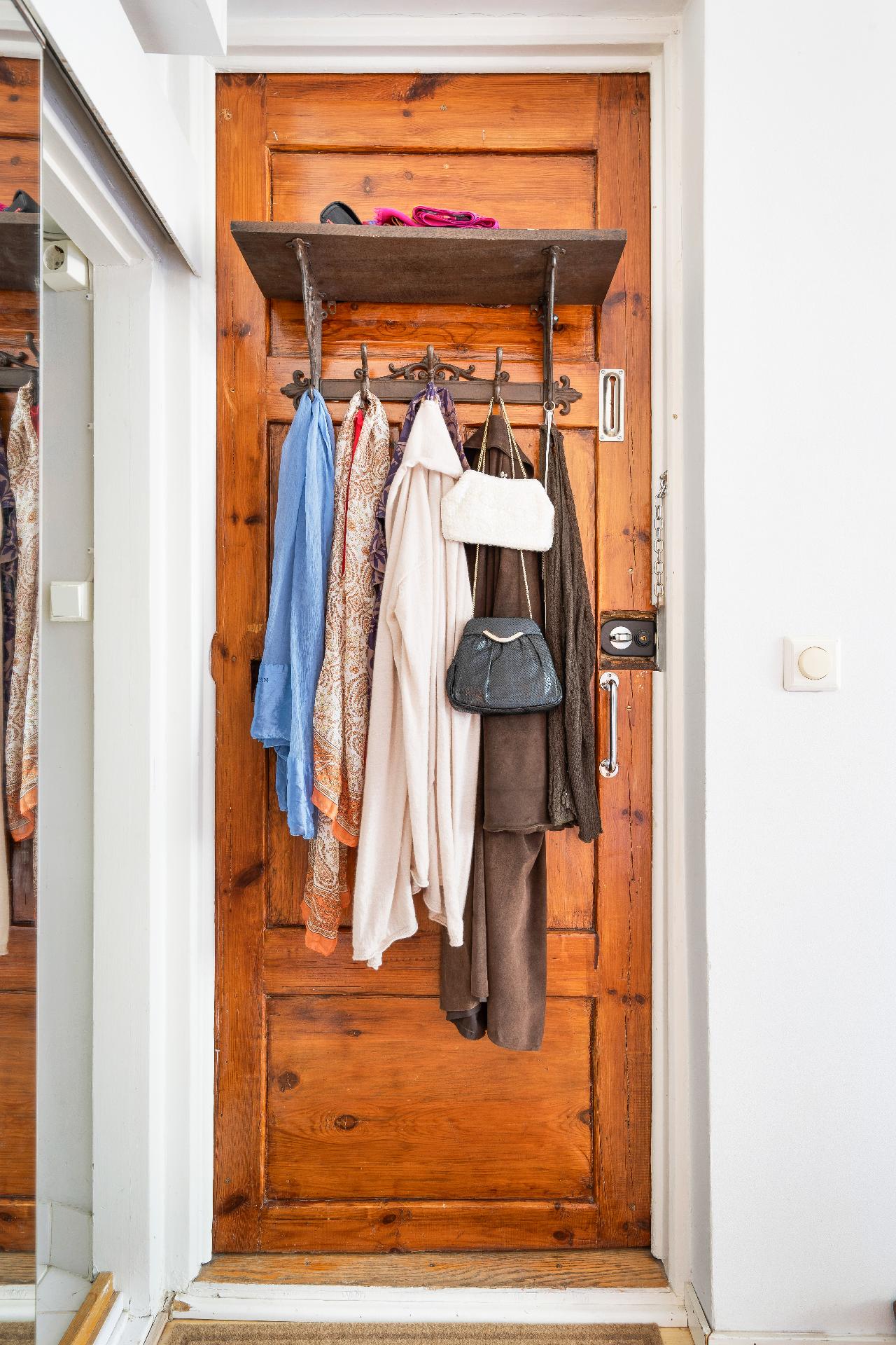 Huvilakatu 8, Ullanlinna, Helsinki