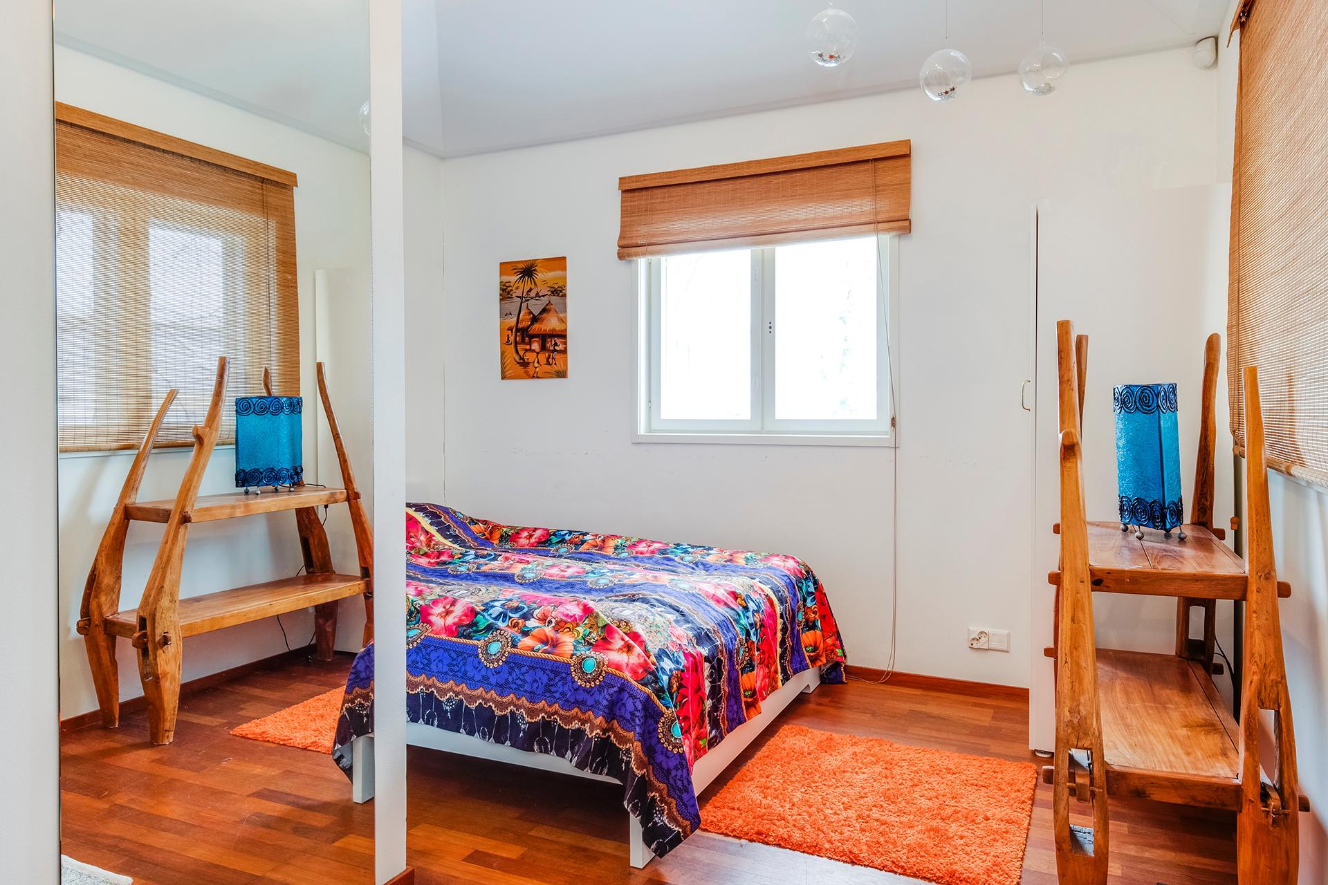 Vierastalon makuuhuone