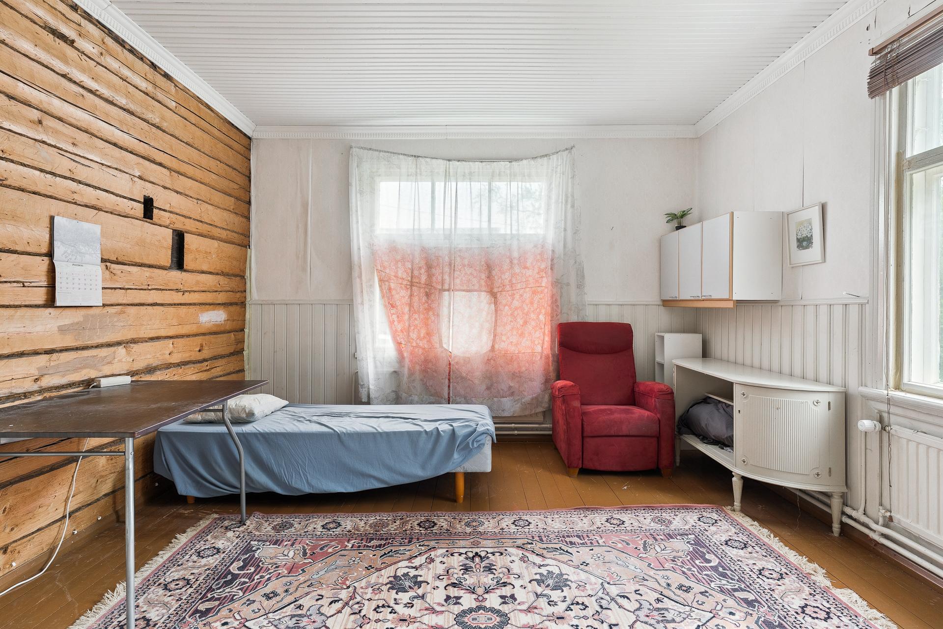 Makuuhuone 1, alakerta