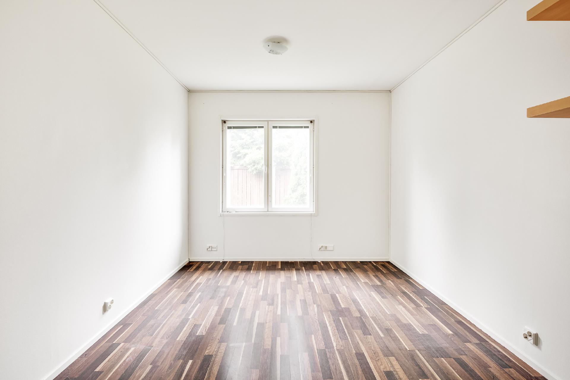 Tuovintie 24 b, Päiväkumpu, Vantaa