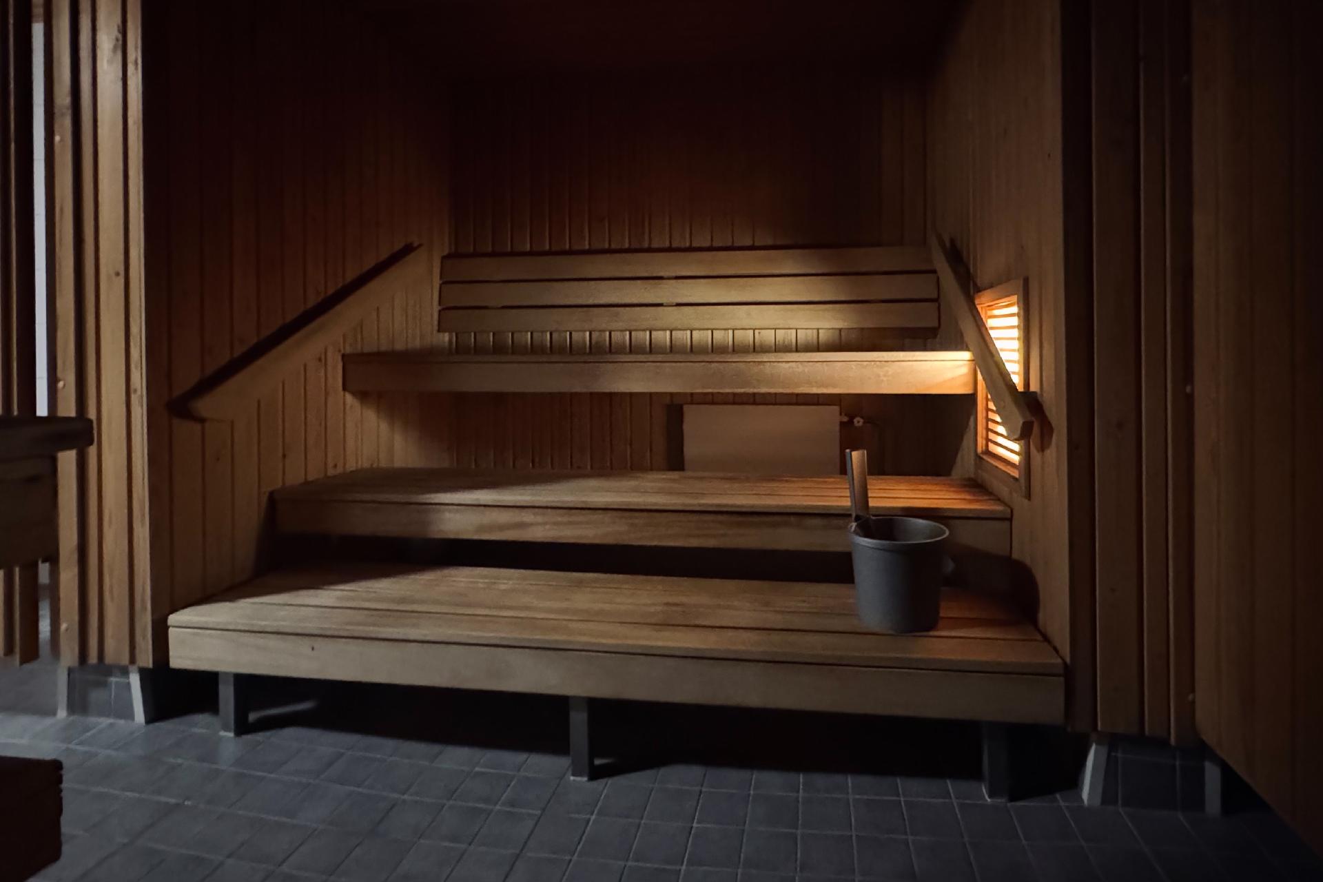 Taloyhtiön saunatilaa