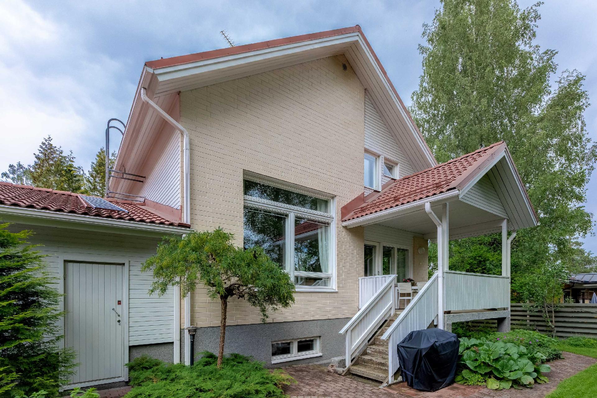 Heinäsuontie 9, Maununneva, Helsinki
