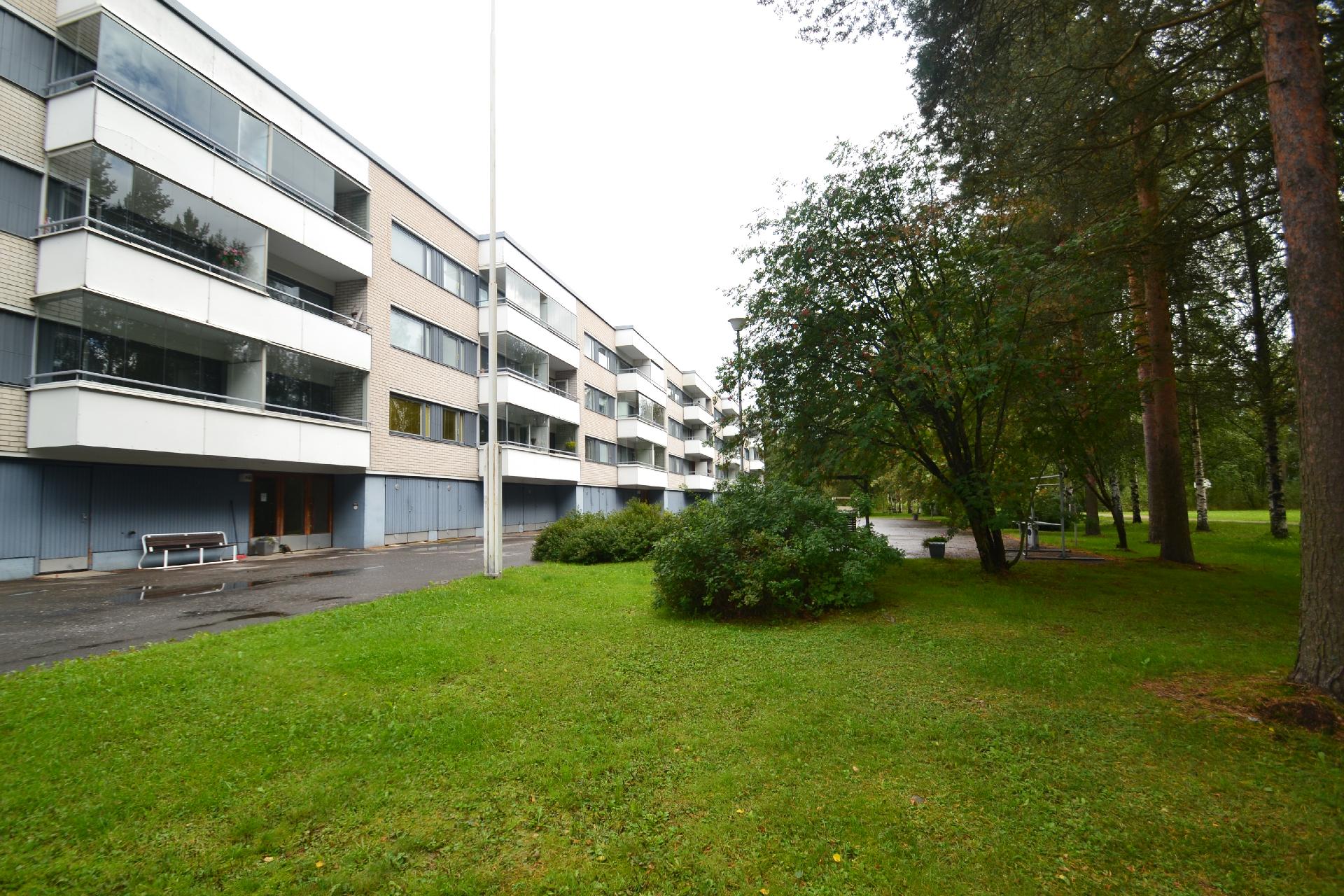 Julkisivu
