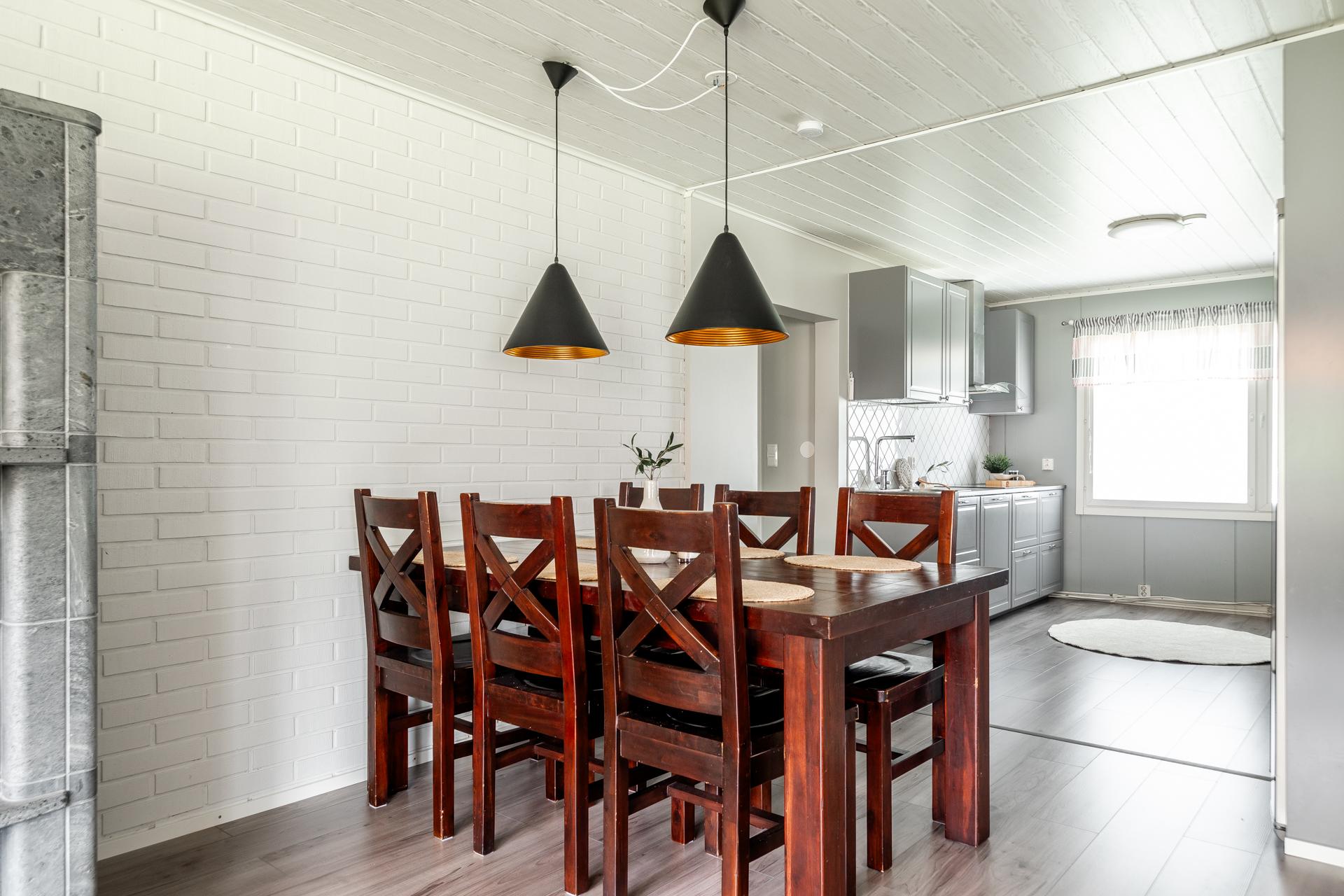 Nipukantie 10, Keskusta, Muhos