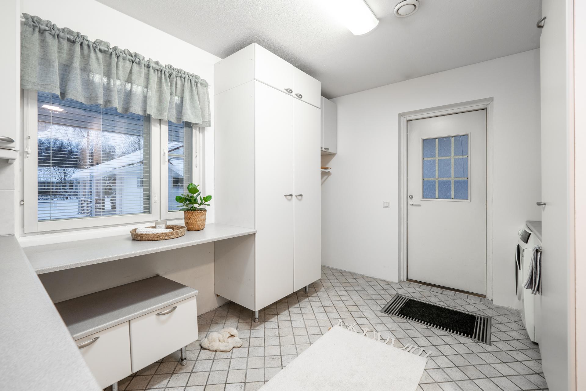 Kultasirkuntie 23, Oulunlahti, Oulu