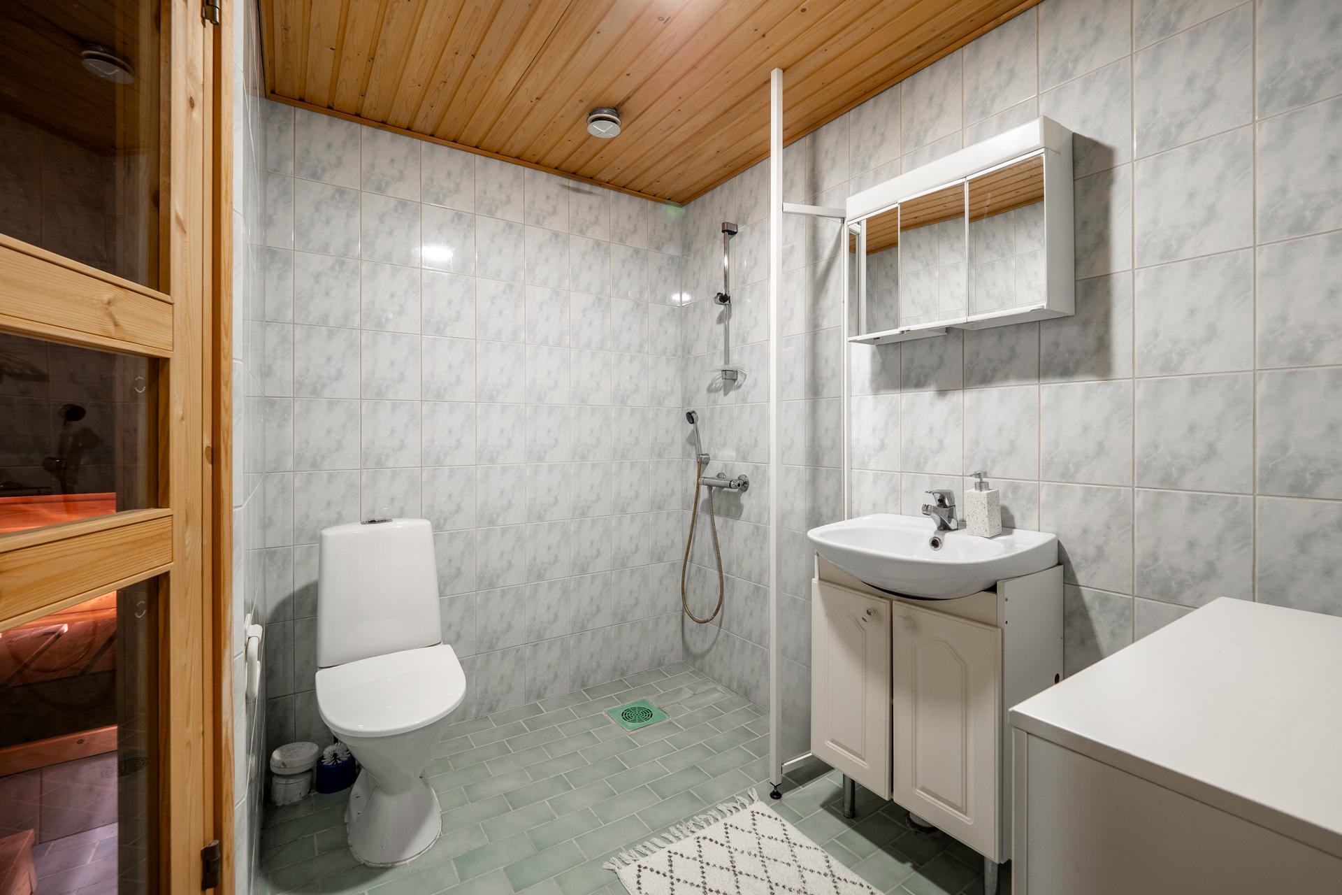 Kultasirkuntie 23, Oulunlahti, Oulu