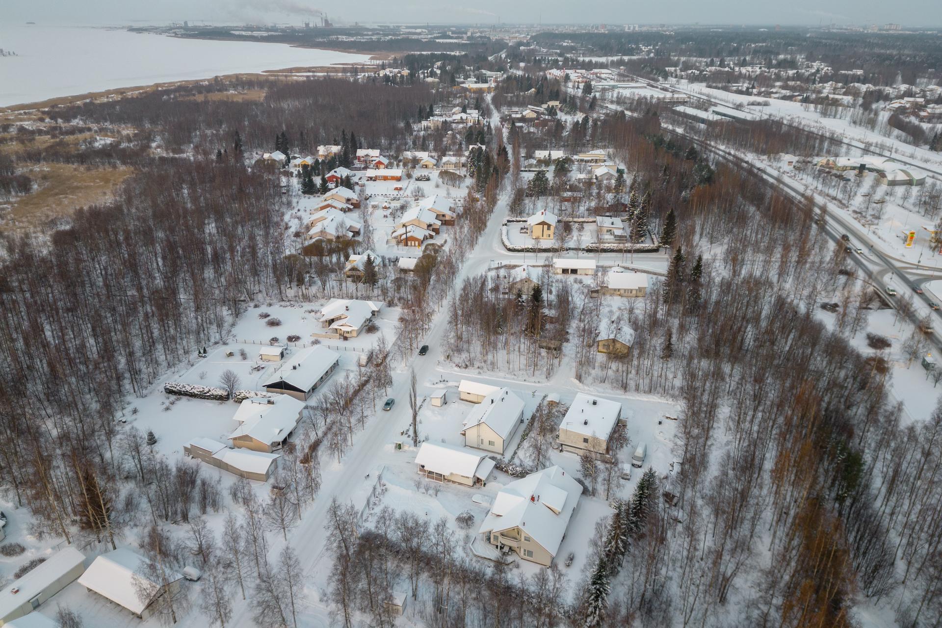 Kultasirkuntie 23, Oulunlahti, Oulu