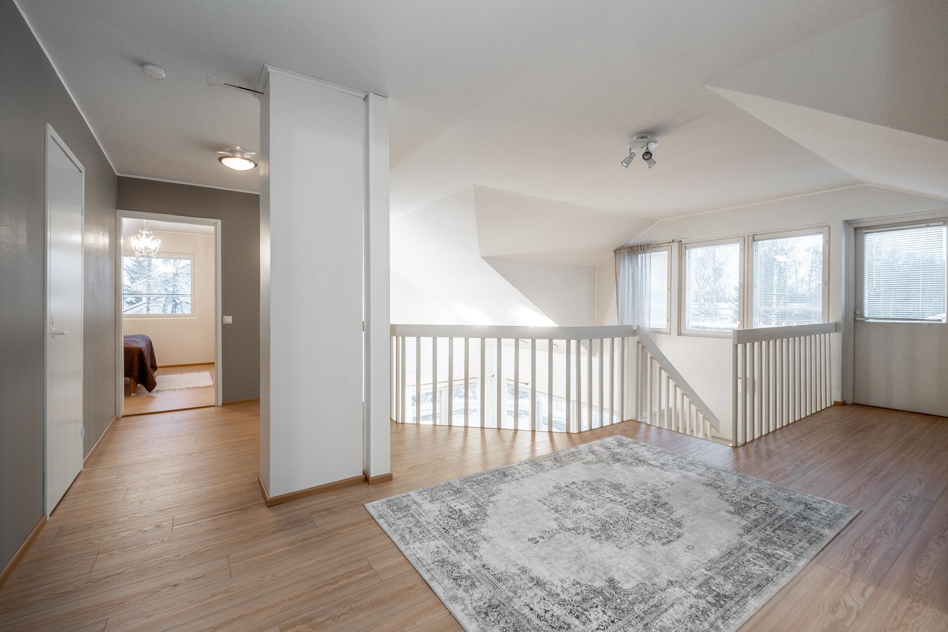 Kultasirkuntie 23, Oulunlahti, Oulu