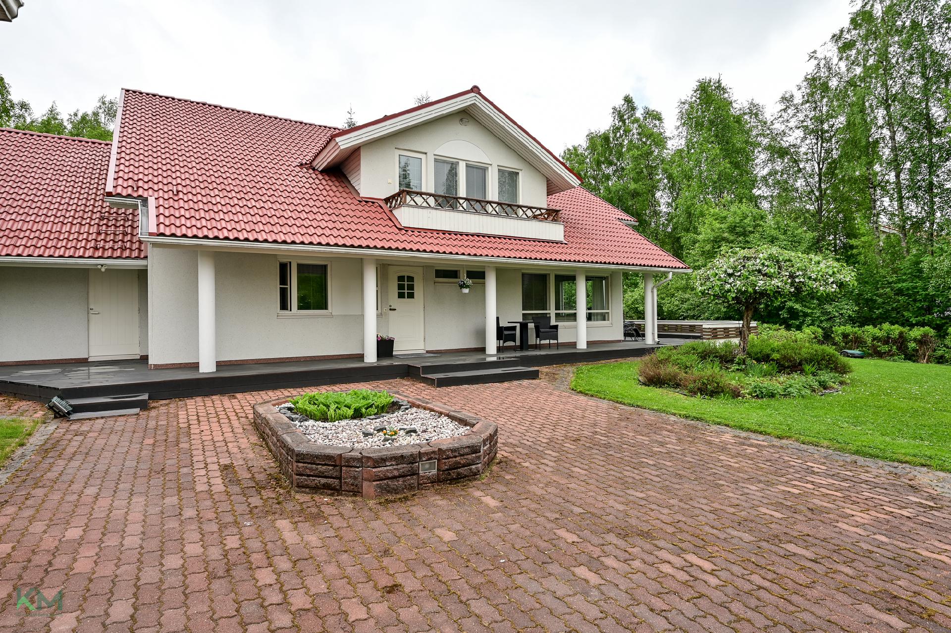 Kultasirkuntie 23, Oulunlahti, Oulu