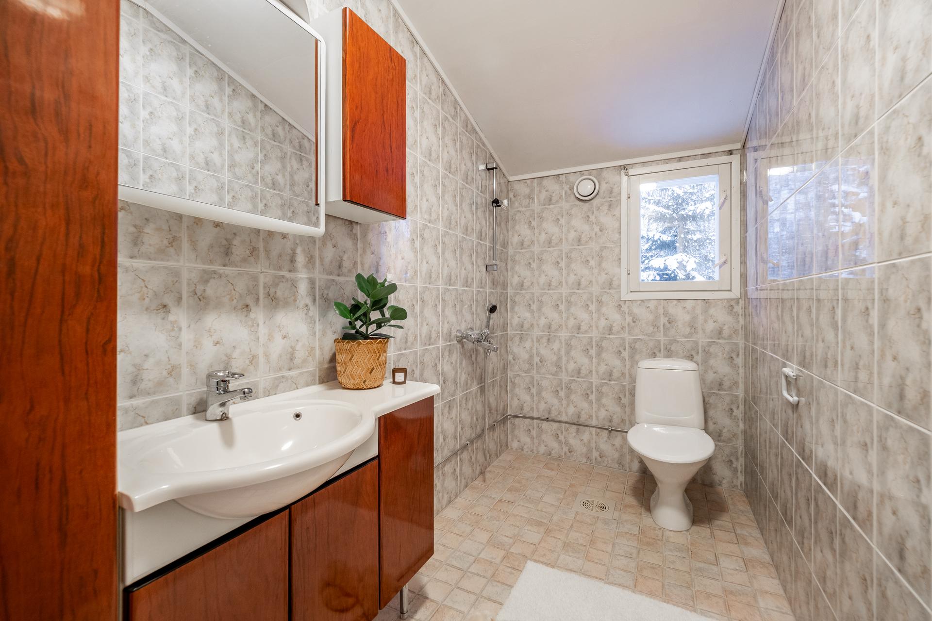 Kultasirkuntie 23, Oulunlahti, Oulu