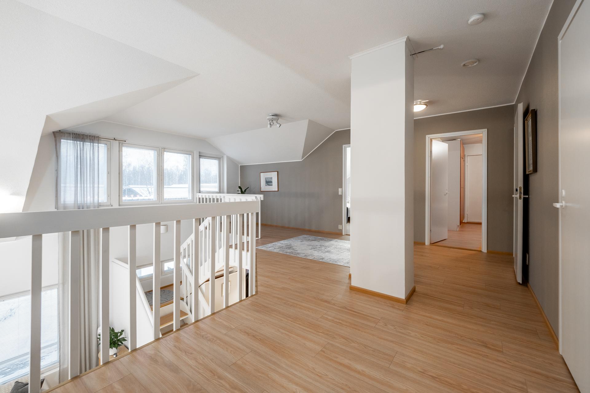 Kultasirkuntie 23, Oulunlahti, Oulu