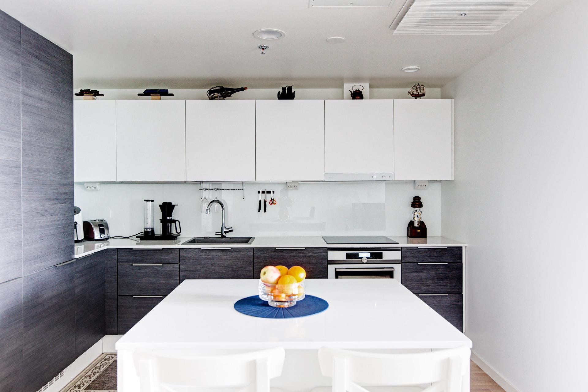 Keittiötila ja saareke