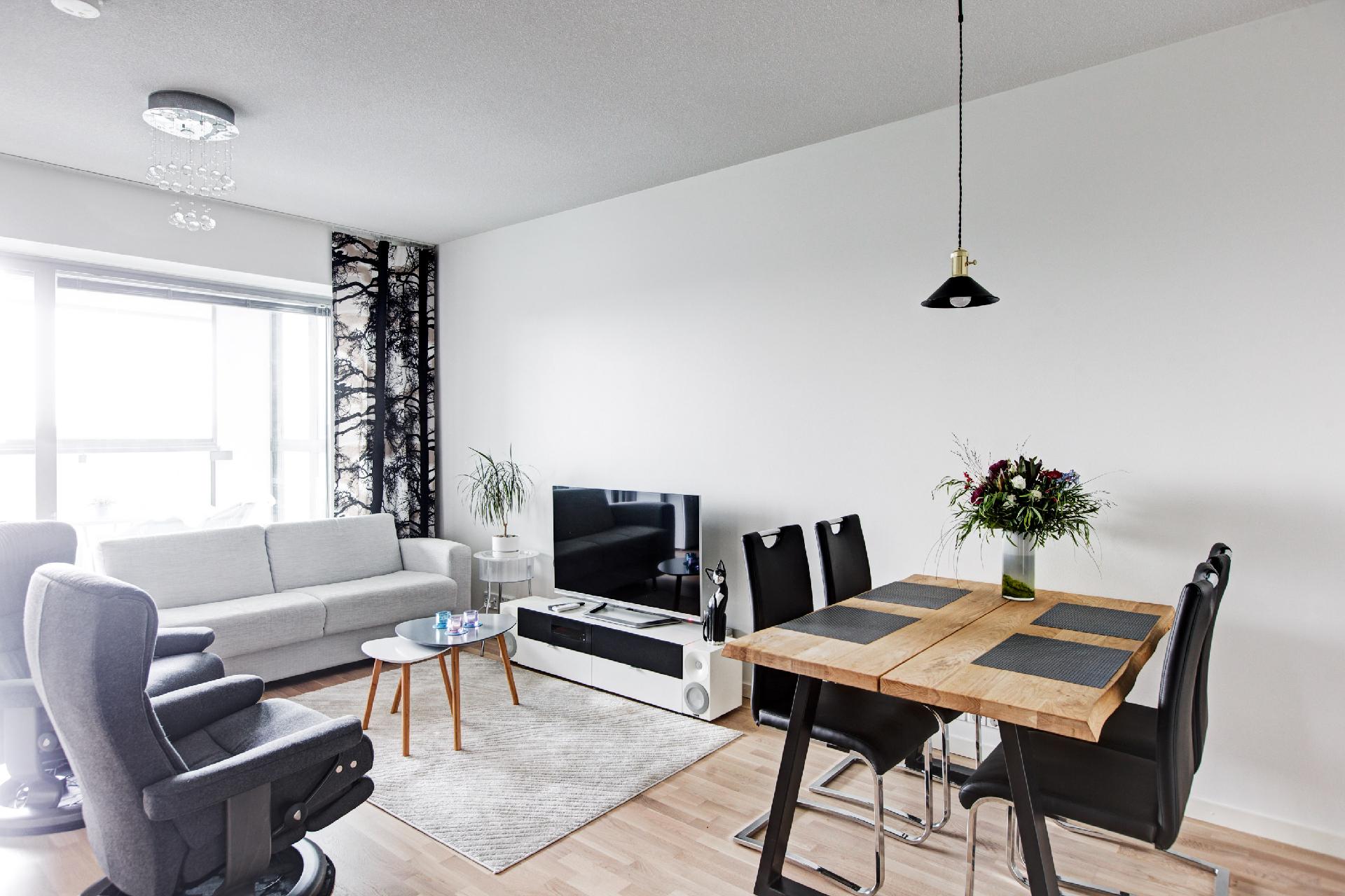 Olohuone ja ruokailutila