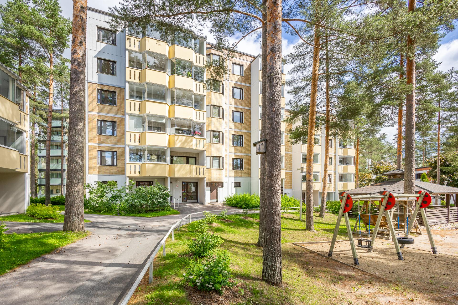viihtyisä pihapiiri