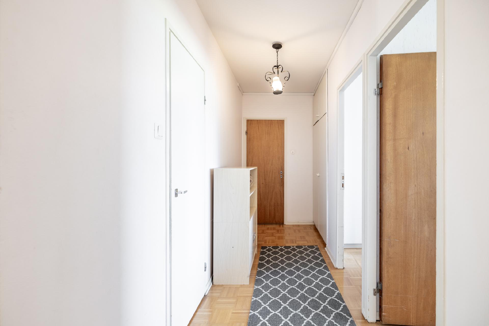 Käytävän päässä vielä yksi huone (tällä hetkellä vuokrattu)