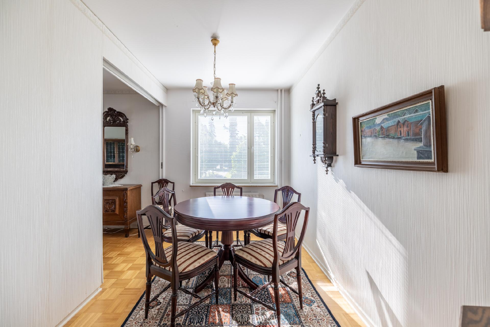 Erillinen ruokailutila