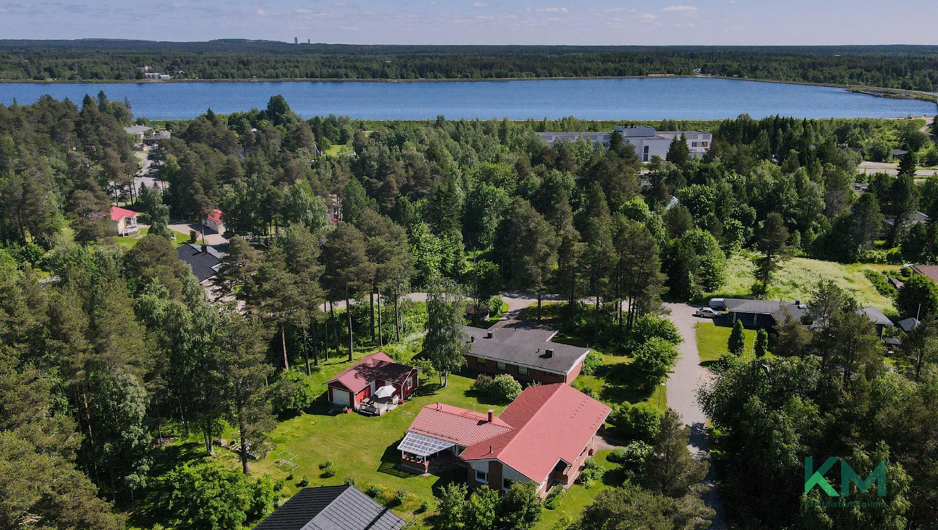 Tämä koti on lähellä rantaa