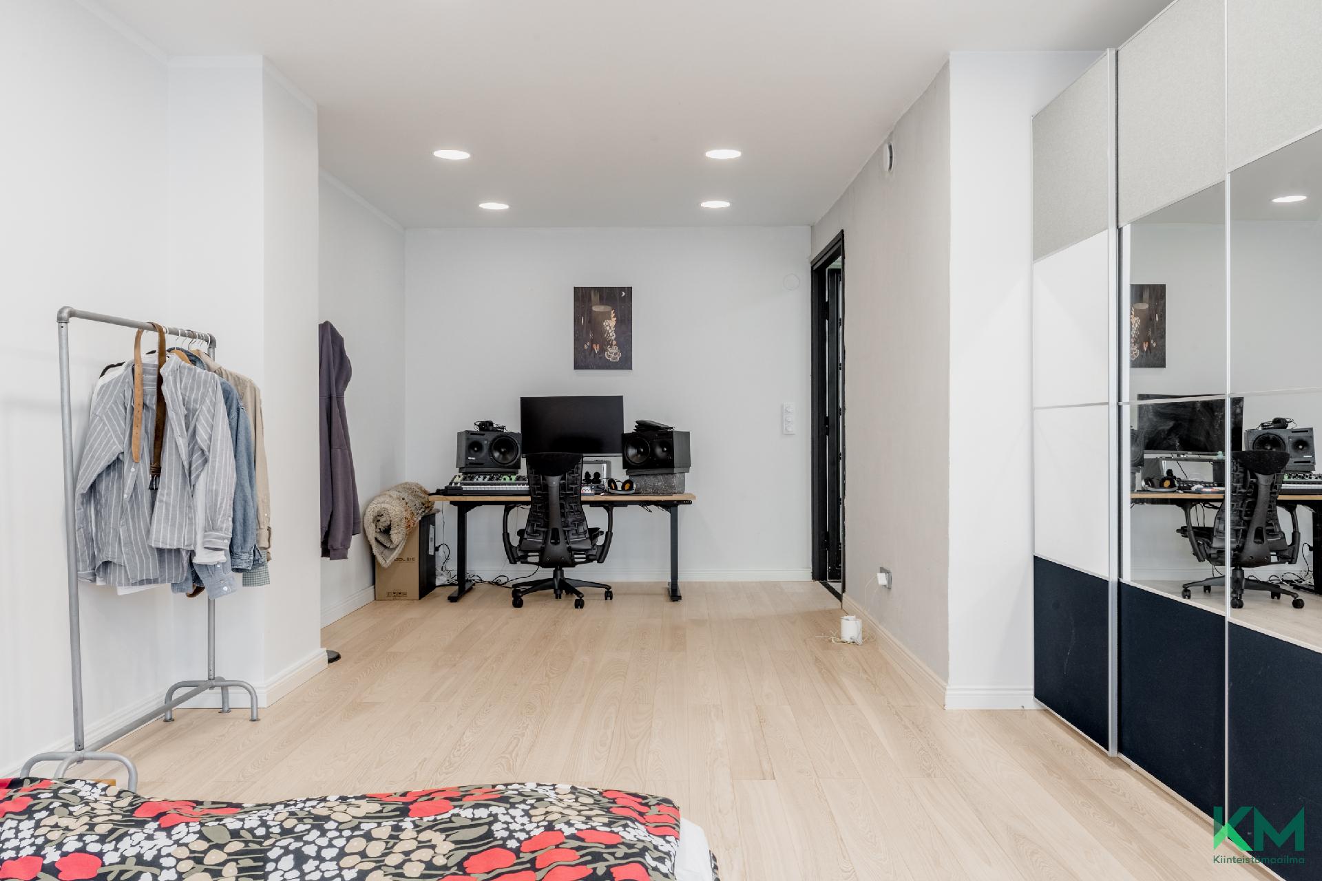 Tarkk’ampujankatu 2b, Ullanlinna, Helsinki