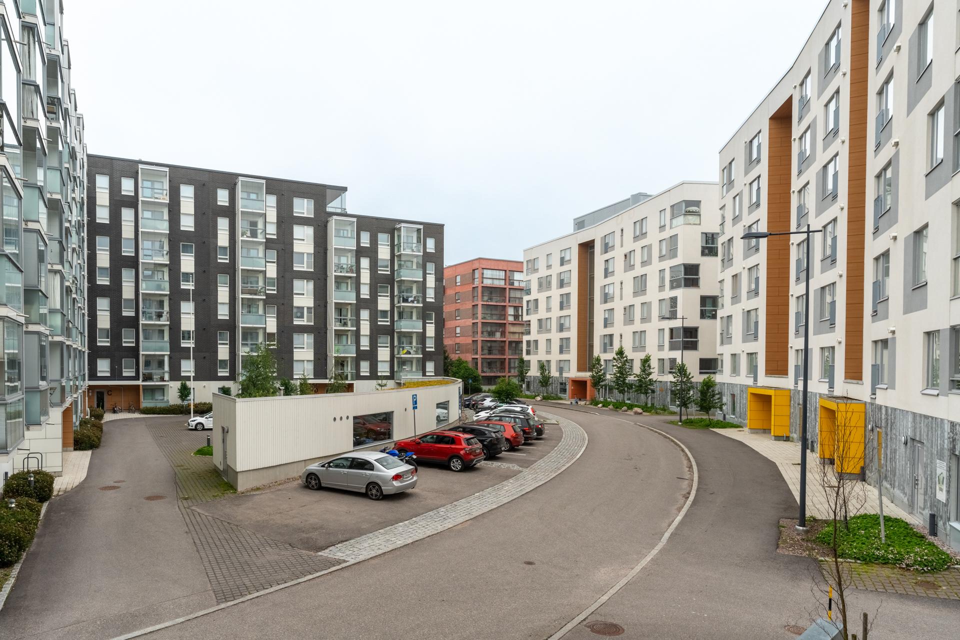 Kaarlo Sarkian katu 12, Vermonniitty, Espoo