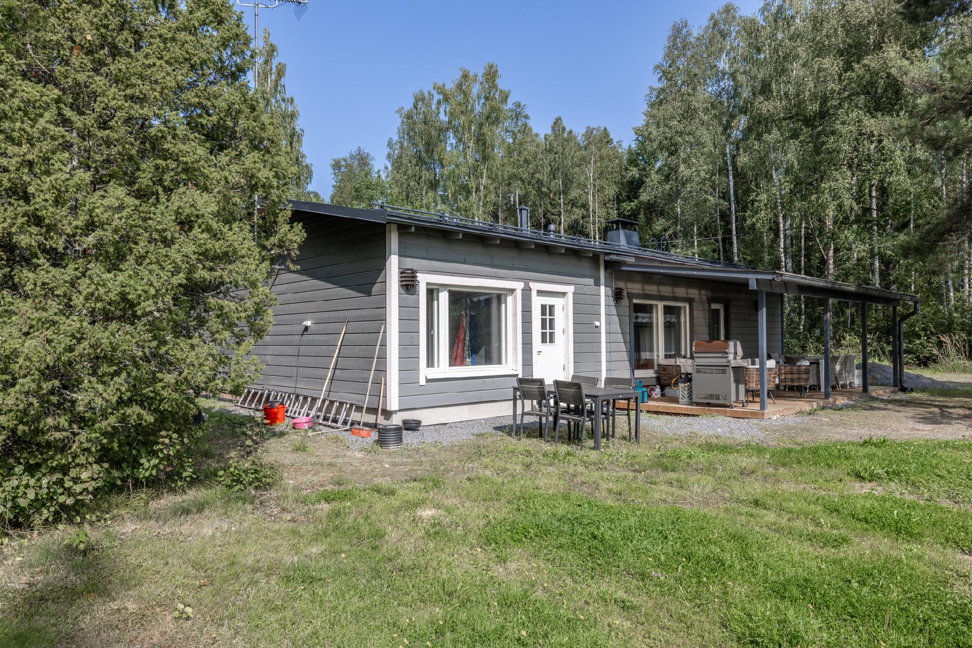 Talon toinen pääty on laajennusosaa