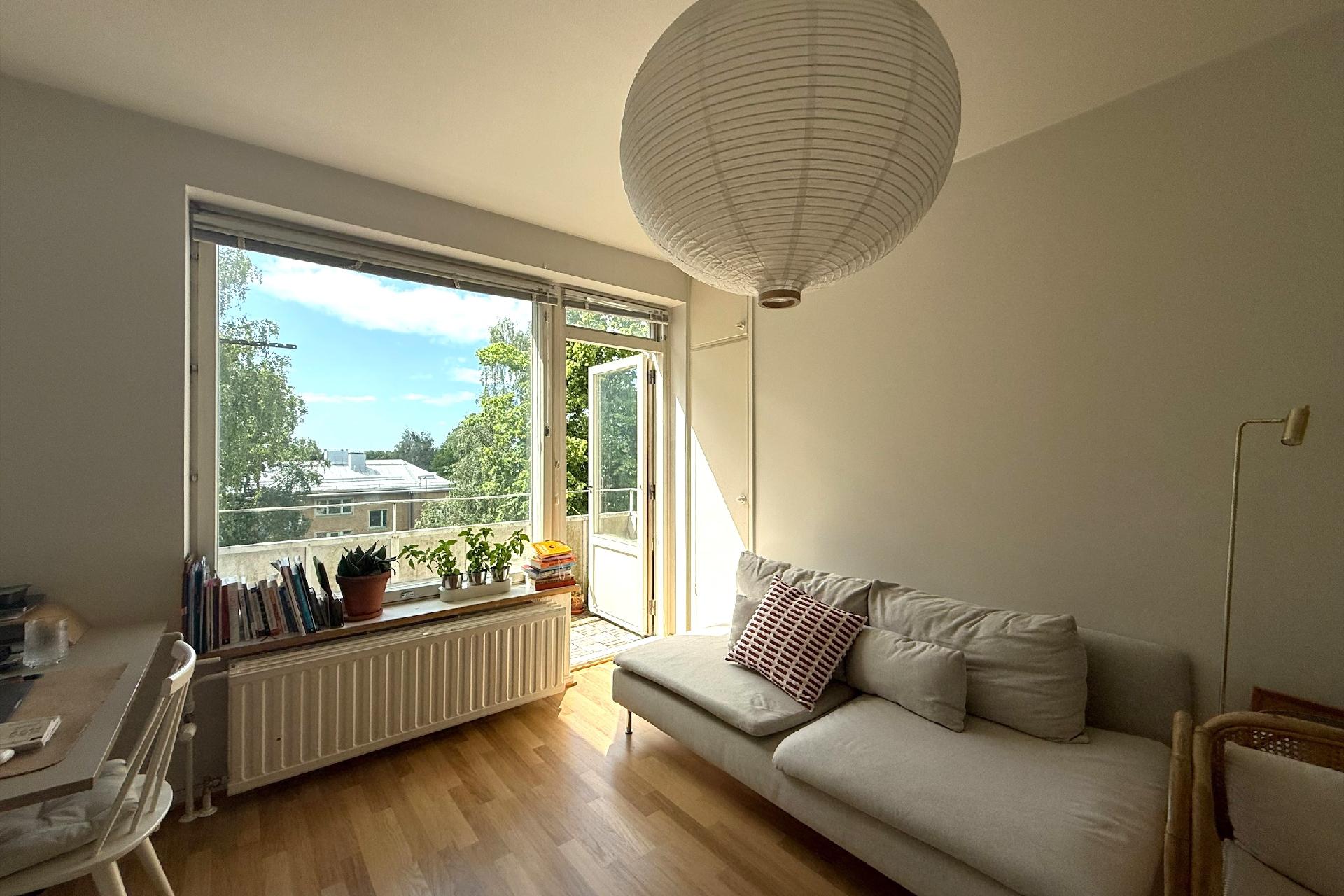 Lielahdentie 10, Lauttasaari, Helsinki