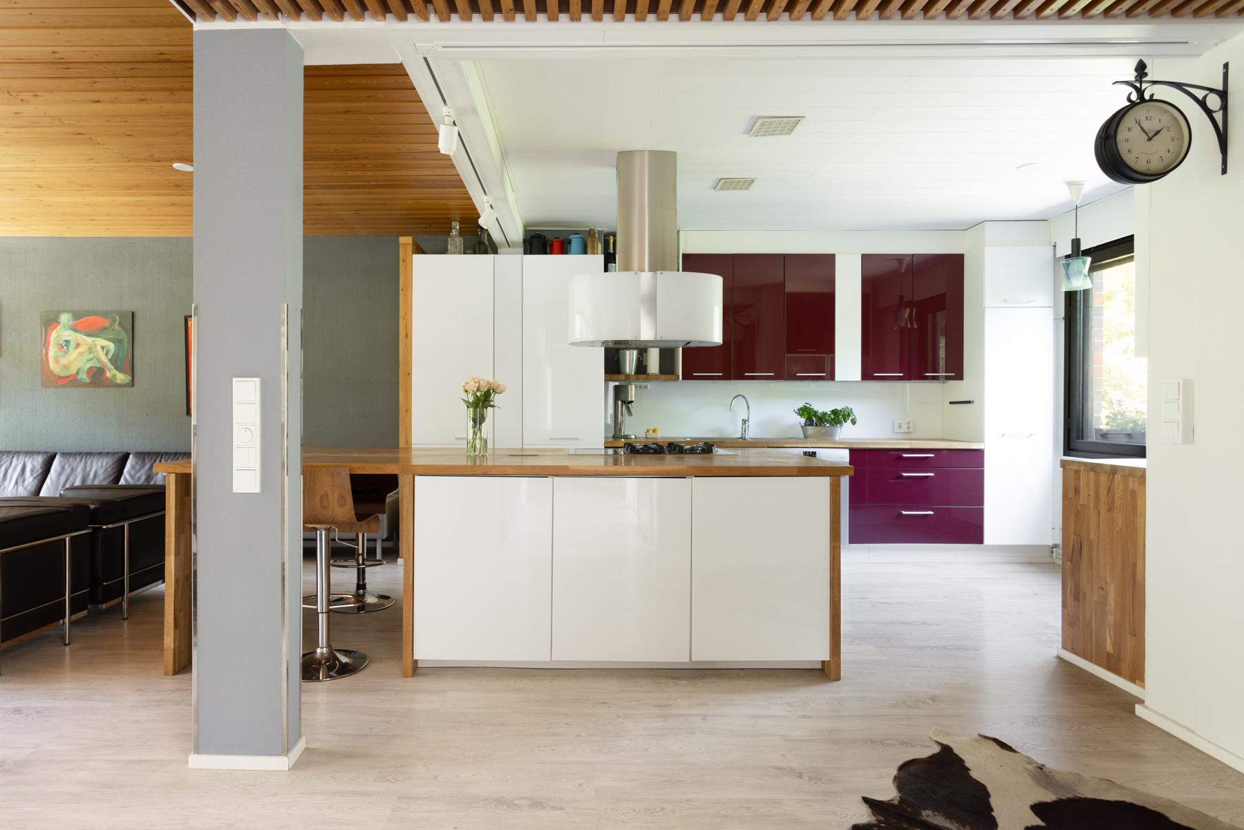 Iso saareke - päätysivuissa valaistus