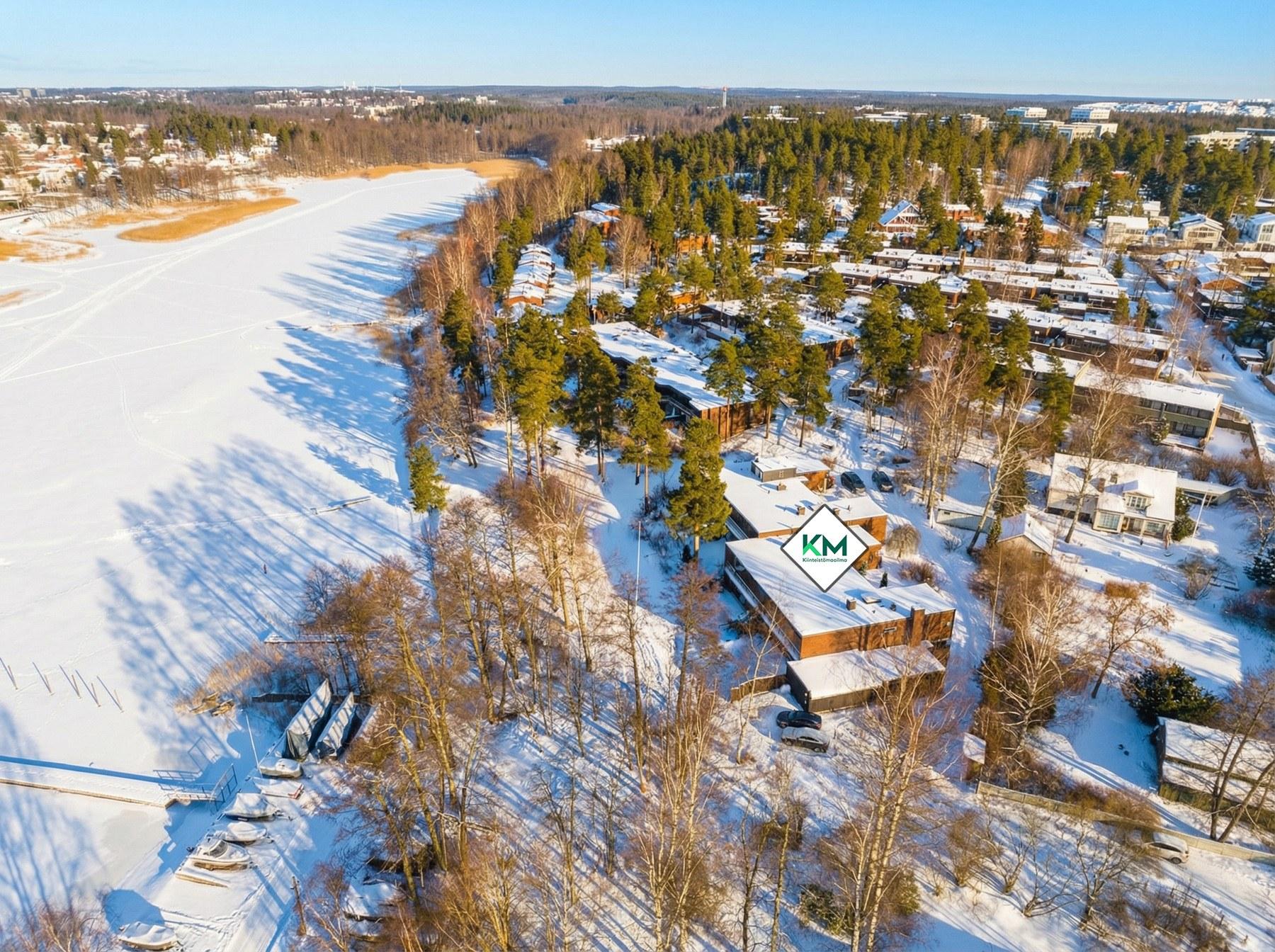 Ilmakuva Vartiokylänlahden kupeesta
