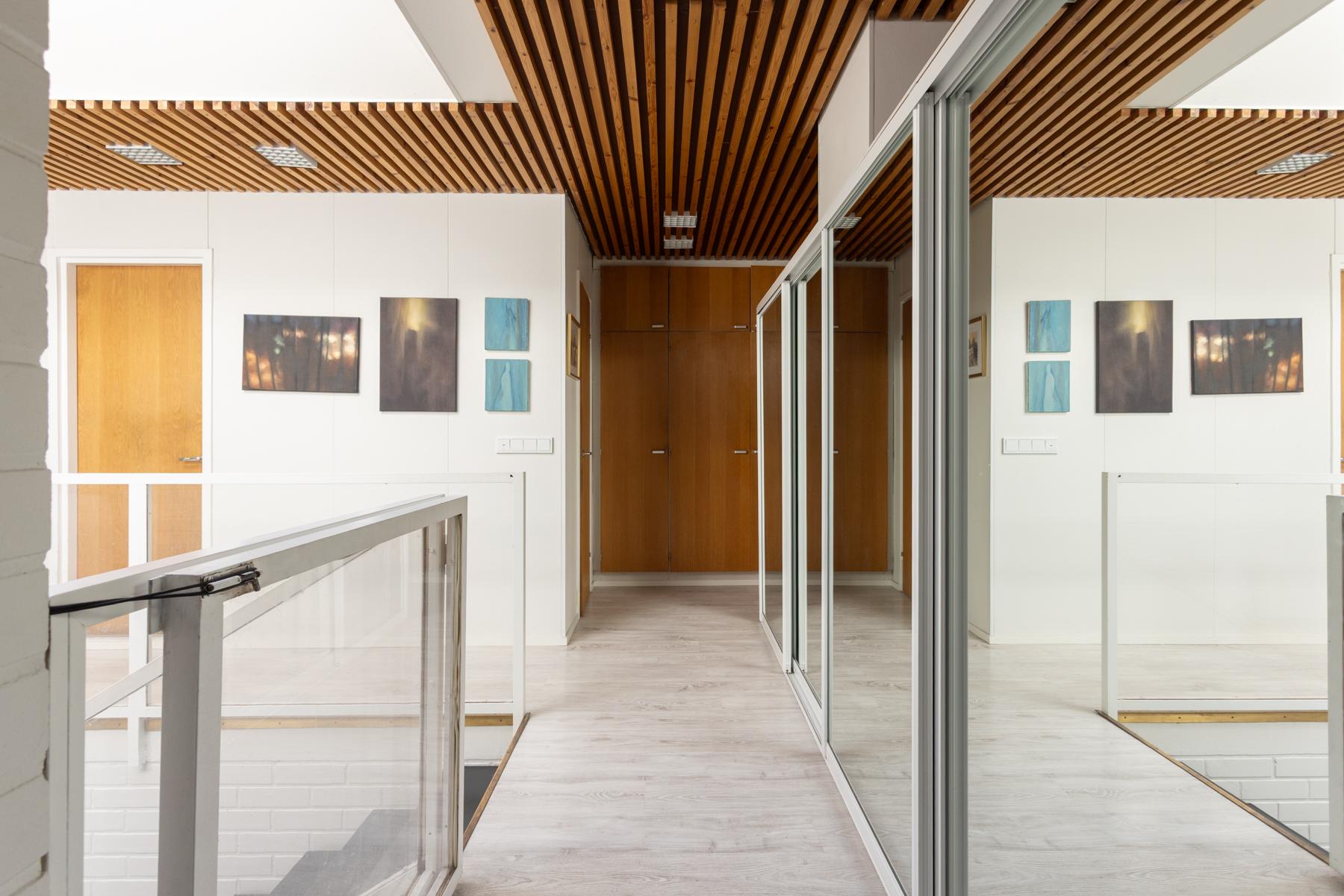 Eteinen - kulku makuuhuoneisiin