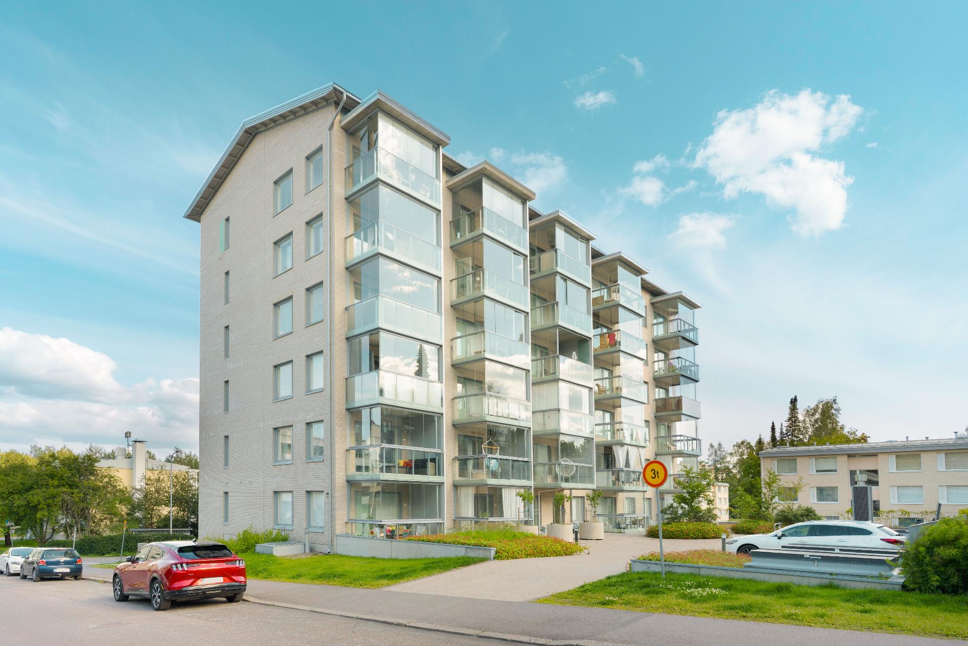Vuorikummuntie 8, Konala, Helsinki