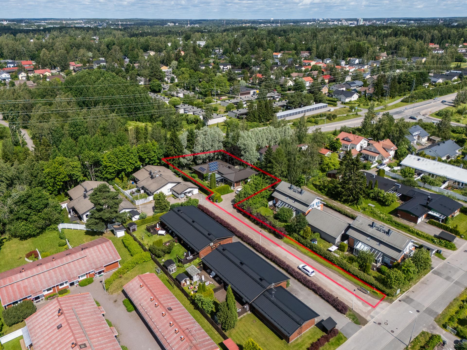 Västäräkintie 13, Tapaninkylä, Helsinki