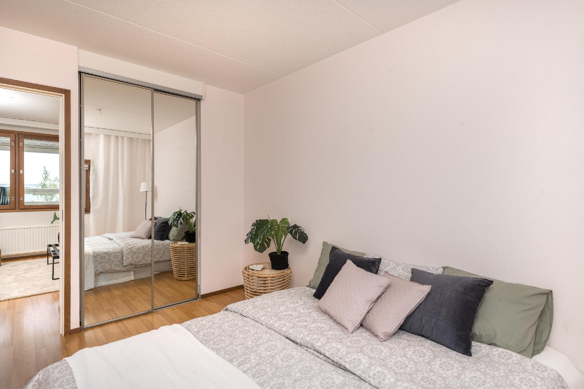 Makuuhuoneet ovat hyvän kokoisa