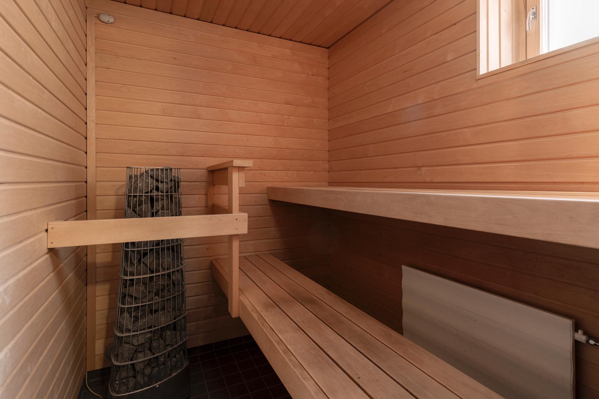 Saunassa on tyylikäs pystykiuas