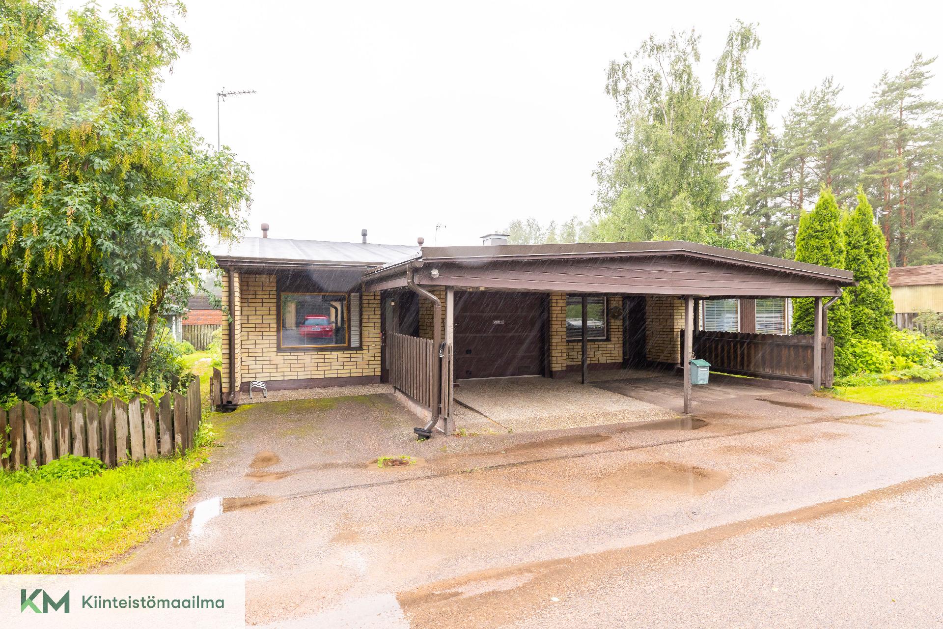 Pieni asunto vasemmalla, iso oikealla